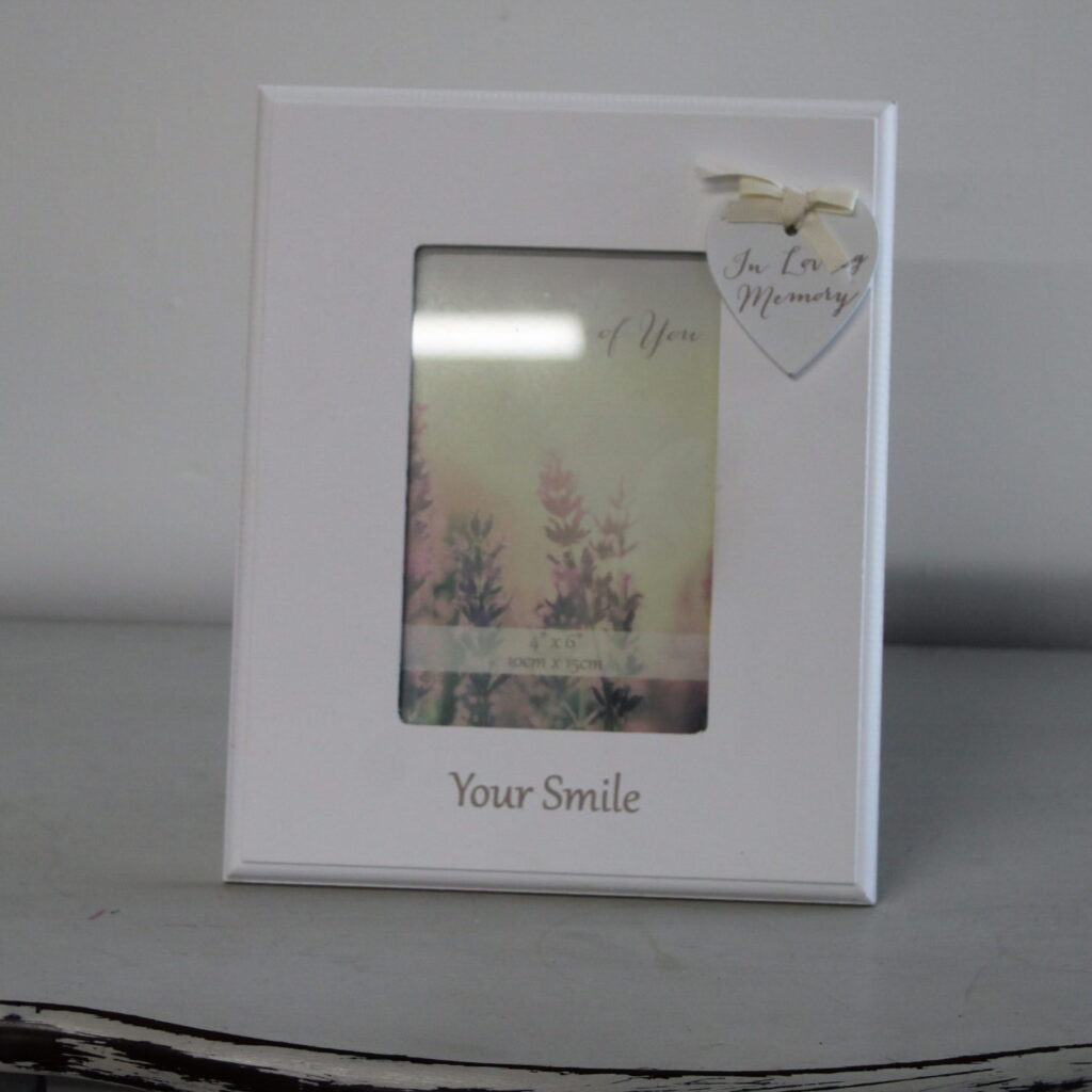 photo frame gift with floral design – Pat’s Petals Kidderminster